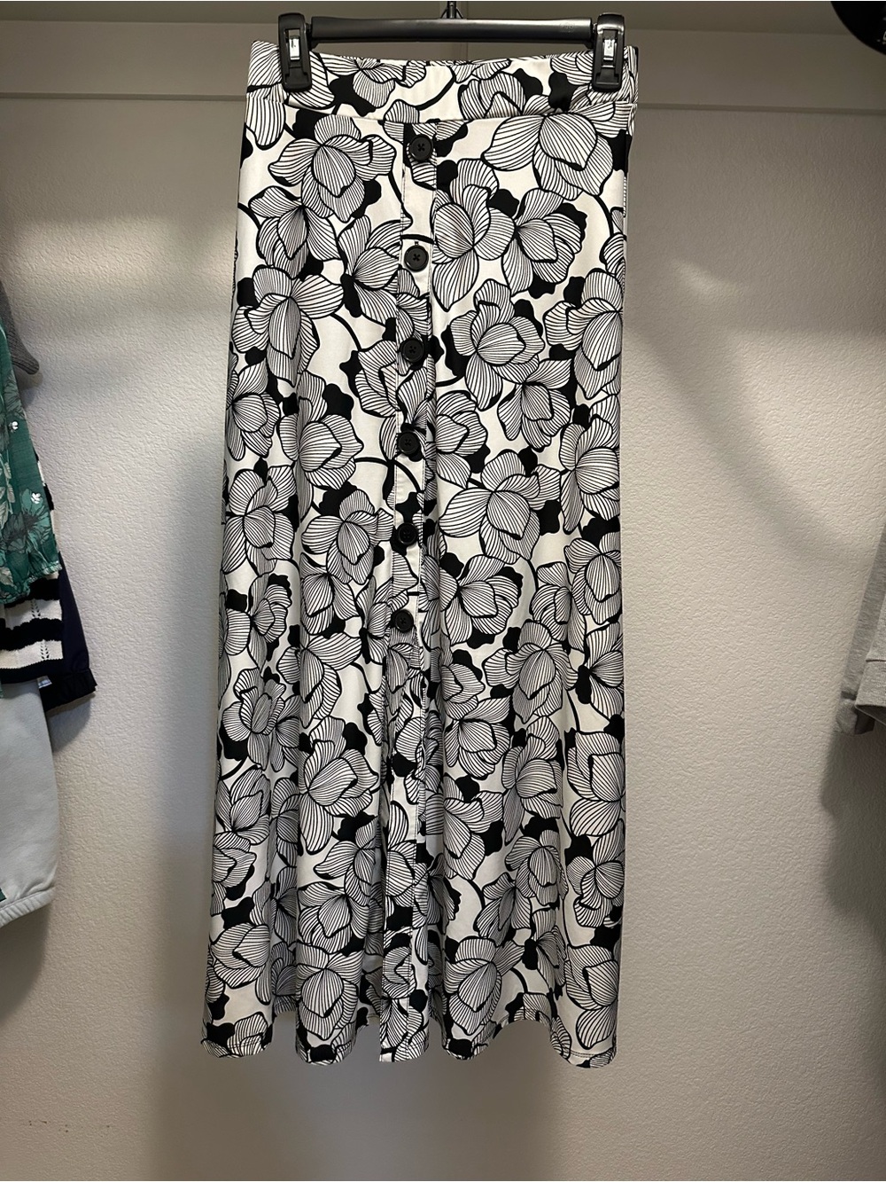Robert Louis Black and White Floral Button-Front Maxi Skirt